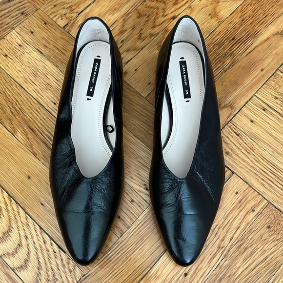 NEW ZARA WOMENS Black pointed ballerina flats, EU 39/ US 8 - Picture 2 of 4